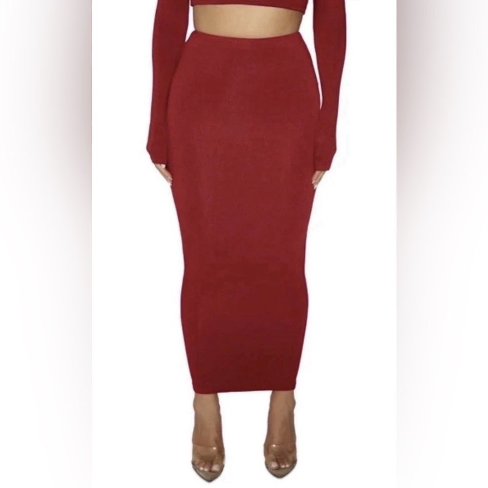 Naked Wardrobe, NWOT, M, Burgundy Red Hourglass Midi Skirt